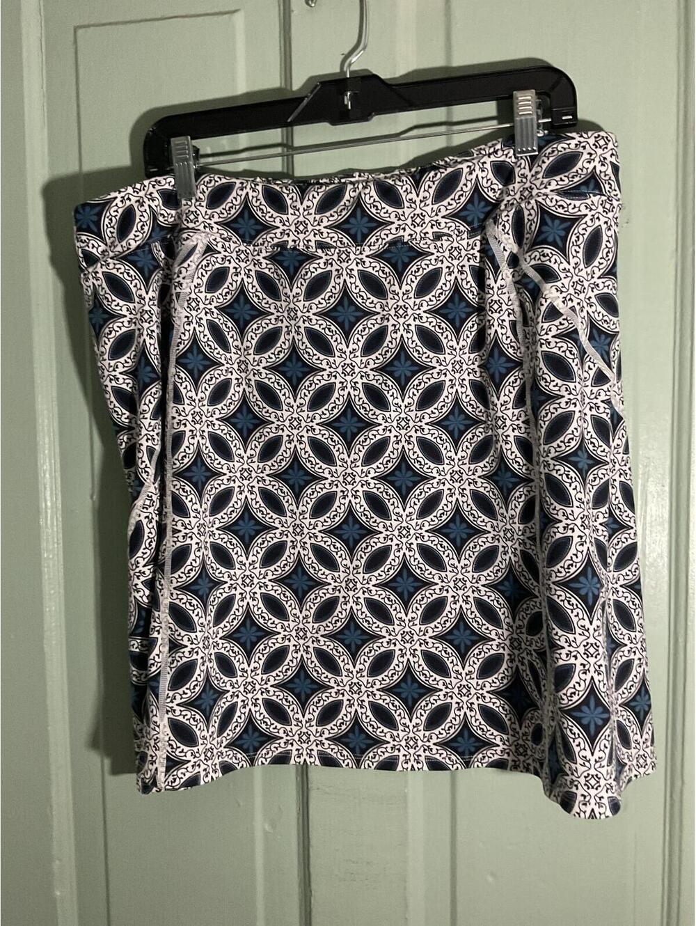 Title Nine Active Wear Navy and White Patterned Skirt XL